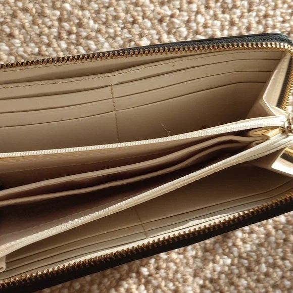 Kate Spade NY clutch wallet - Picture 9 of 9